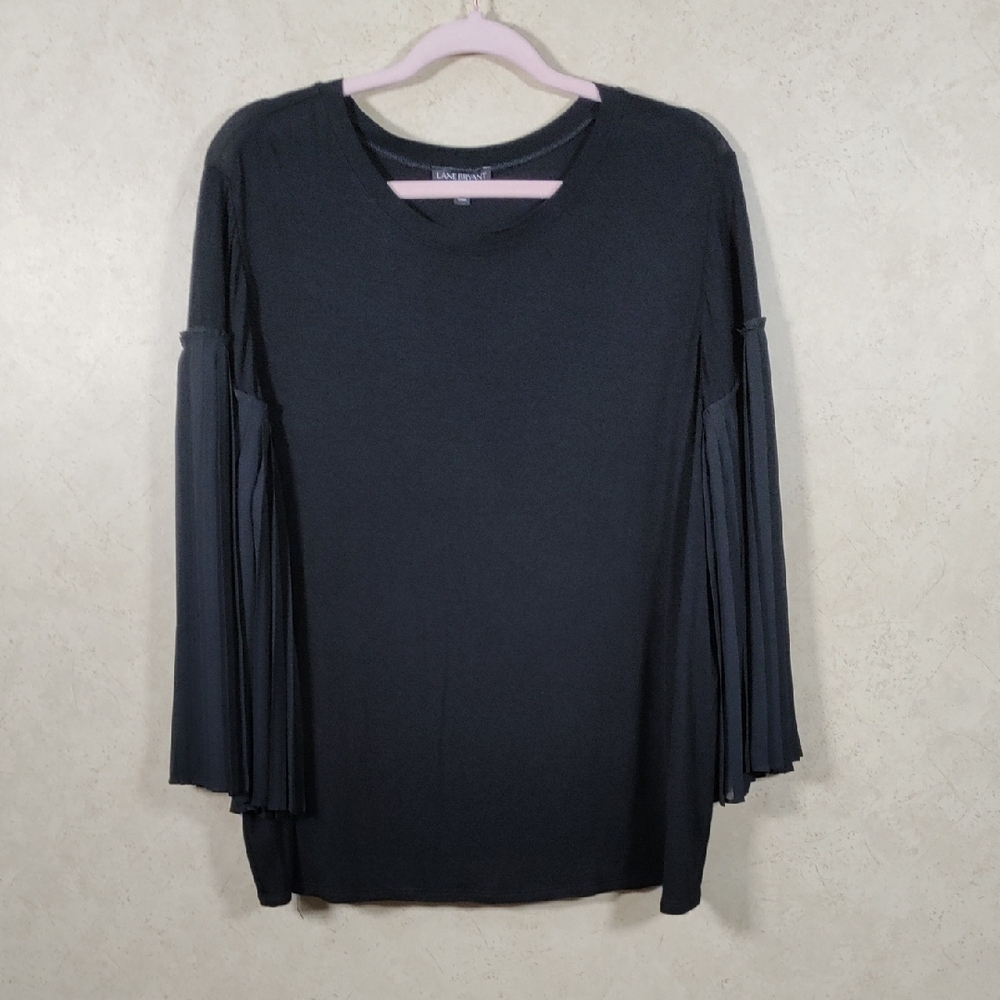 6104 Lane Bryant black knit blouse w/pleated bell sleeves 18/20